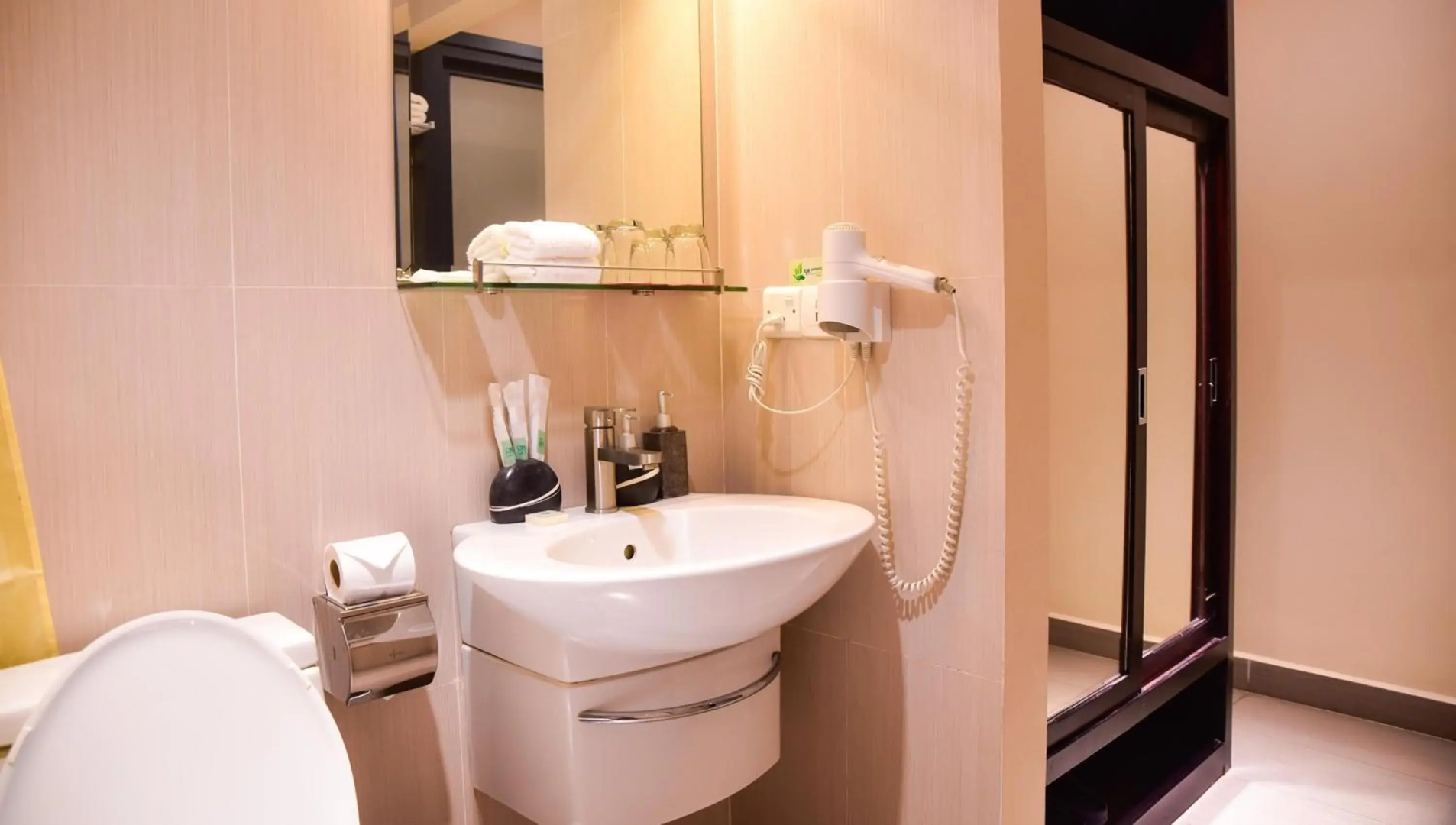 Photo - Almond Hotel Sothearos