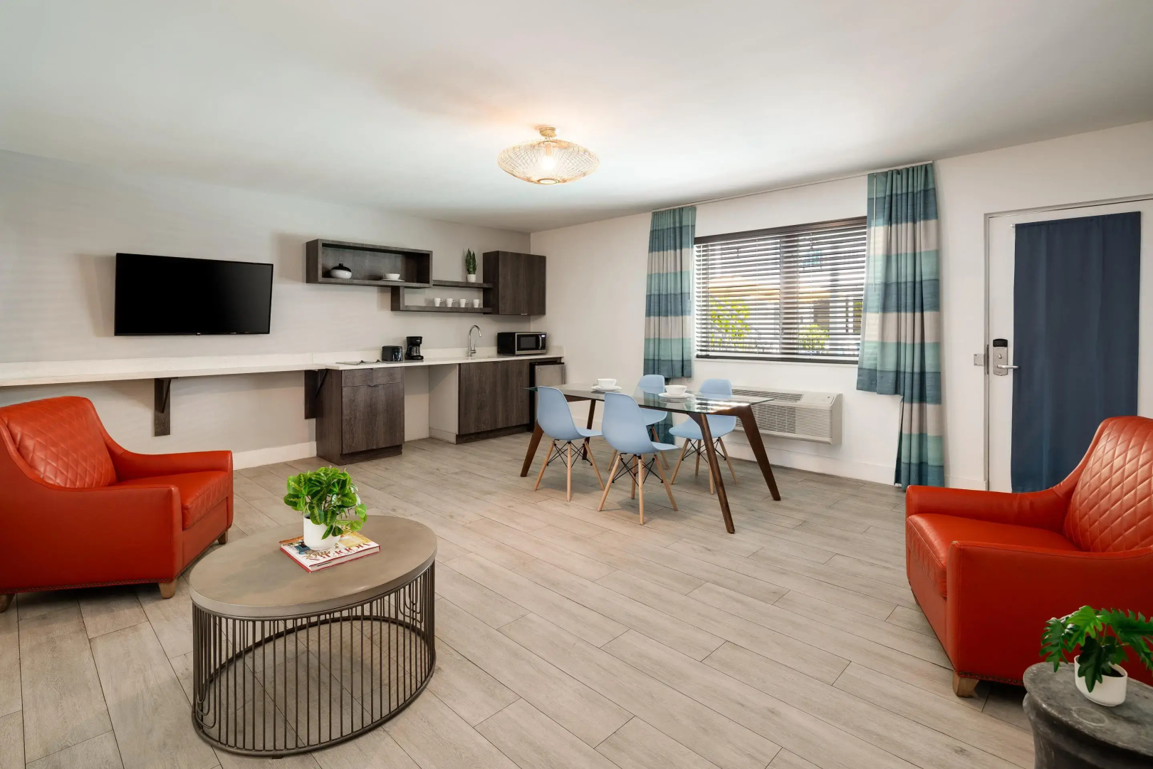 Foto - Waterside Hotel and Suites