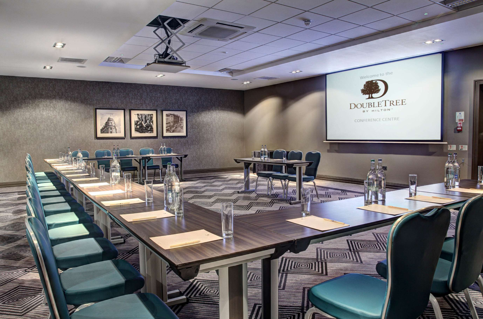 Photo - DoubleTree by Hilton Edinburgh City Centre
