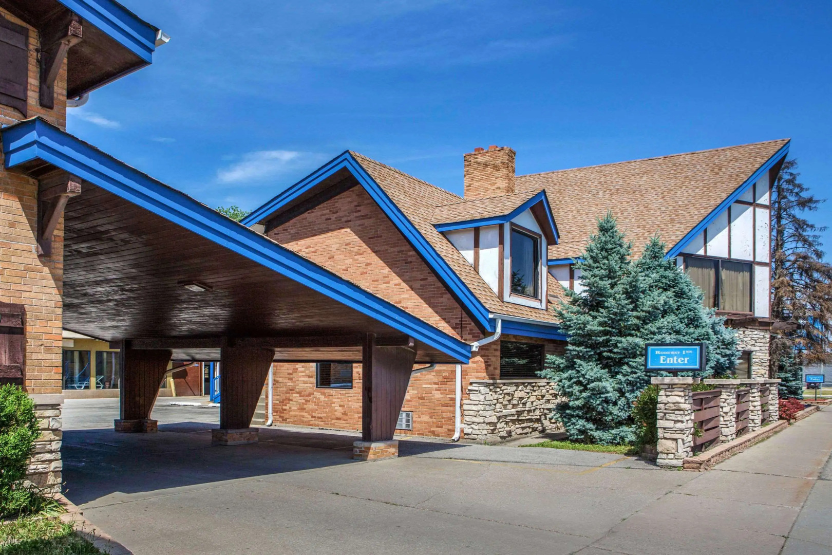 Photo - Rodeway Inn Lyons - La Grange