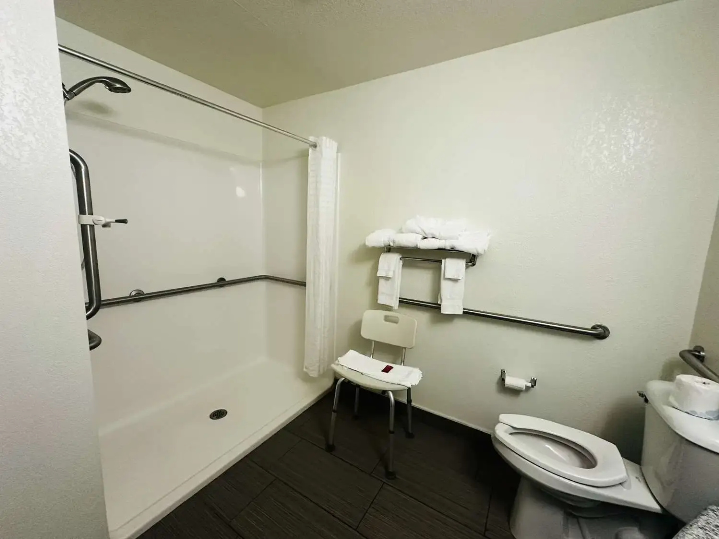 Foto - SureStay Plus Hotel by Best Western Niagara Falls East