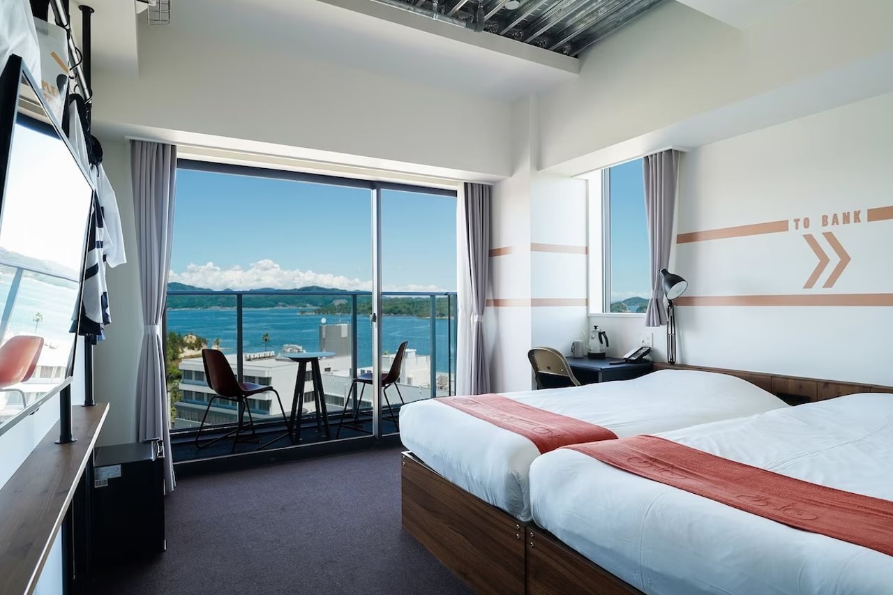 SETOUCHI KEIRIN HOTEL 10 by Onko Chishin