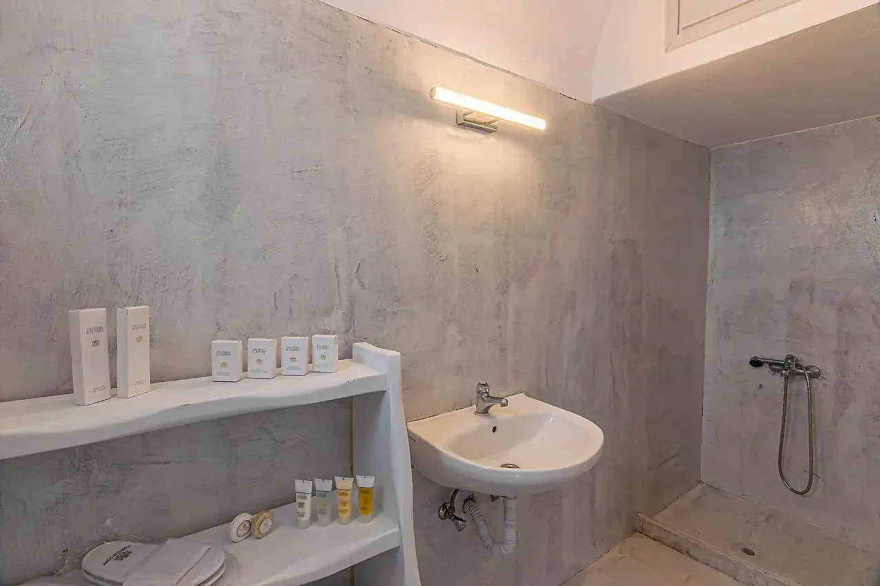 Photo - Phaos Santorini Suites