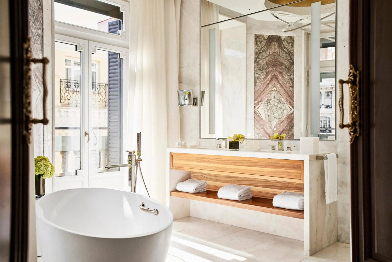 Photo - Four Seasons Hotel Madrid