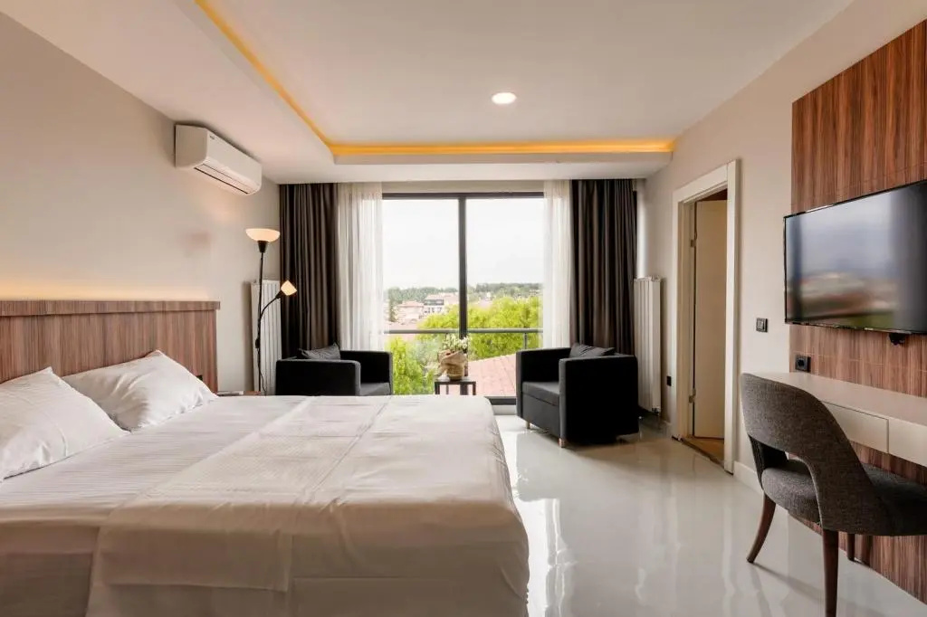Joyful Hotel By Gnl