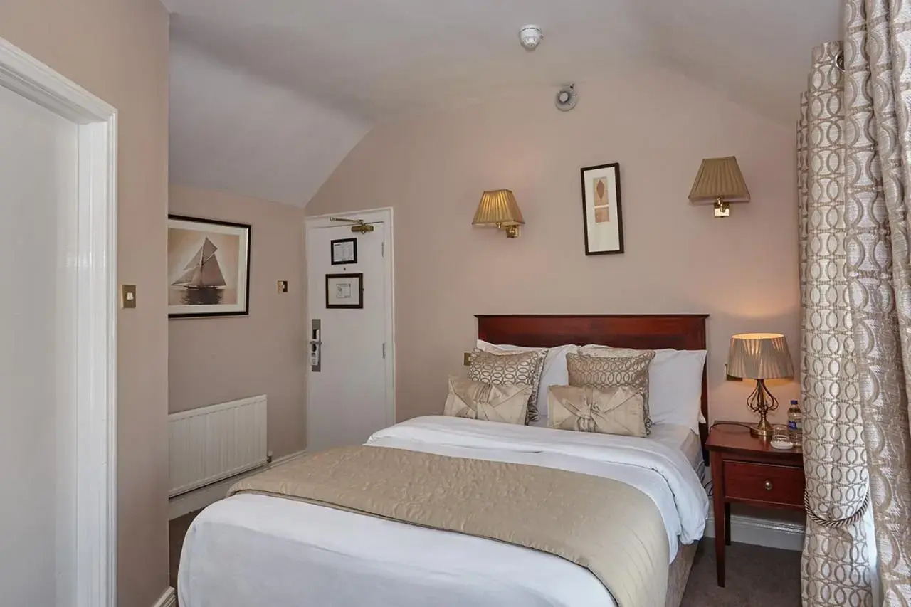 Photo - Uppercross House Hotel