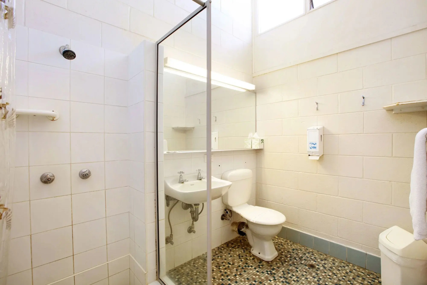 Photo - Sunnybank Hotel