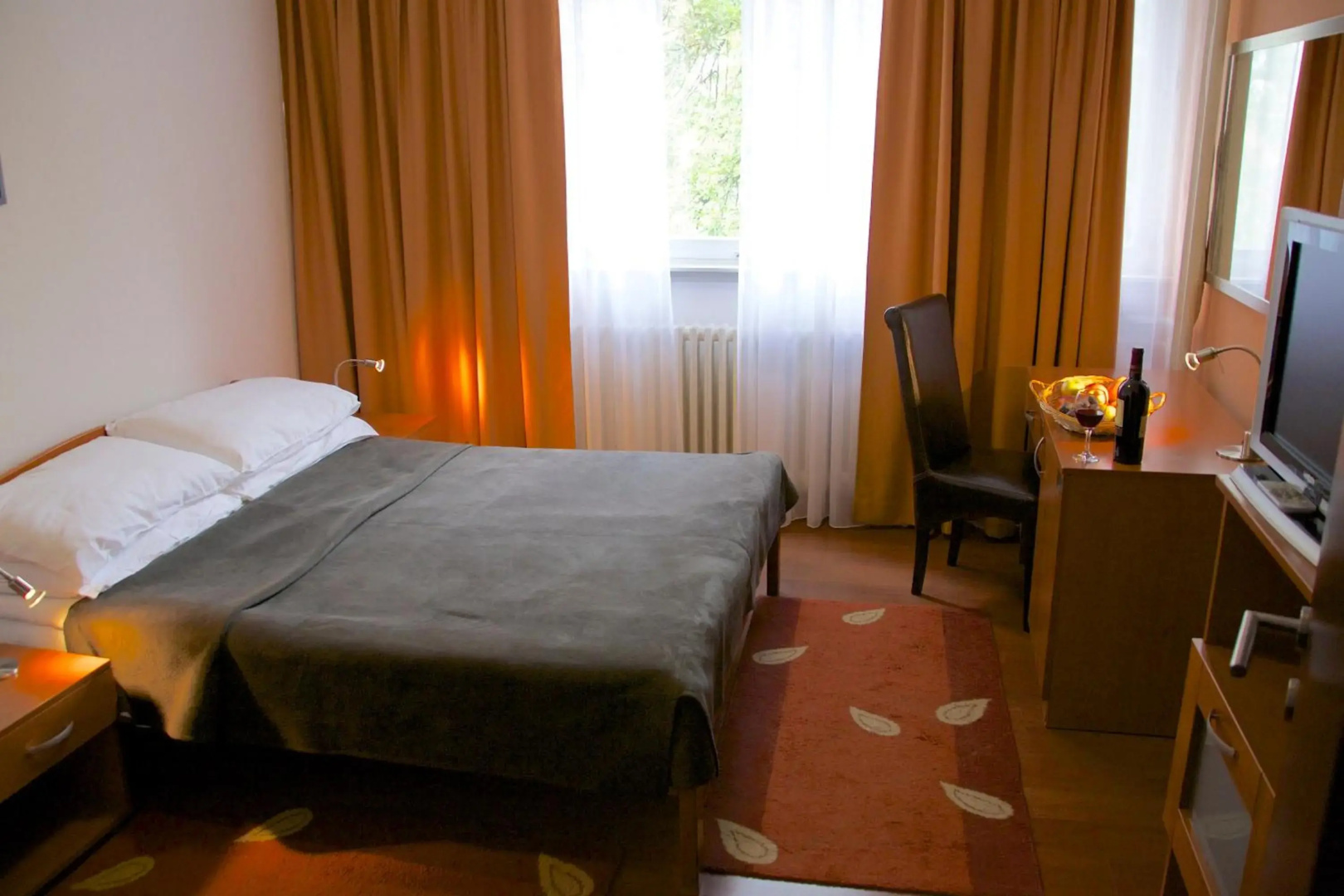 Foto - Hotel Srbija-FREE PARKING