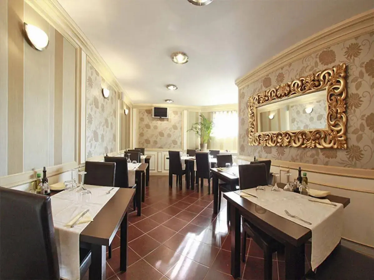Photo - Monte Carlo Palace Rooms