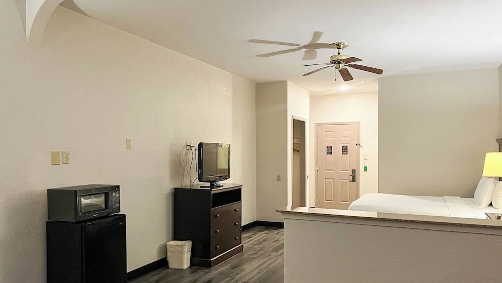 Photo - Studio 6 Suites Houston, TX - Spring
