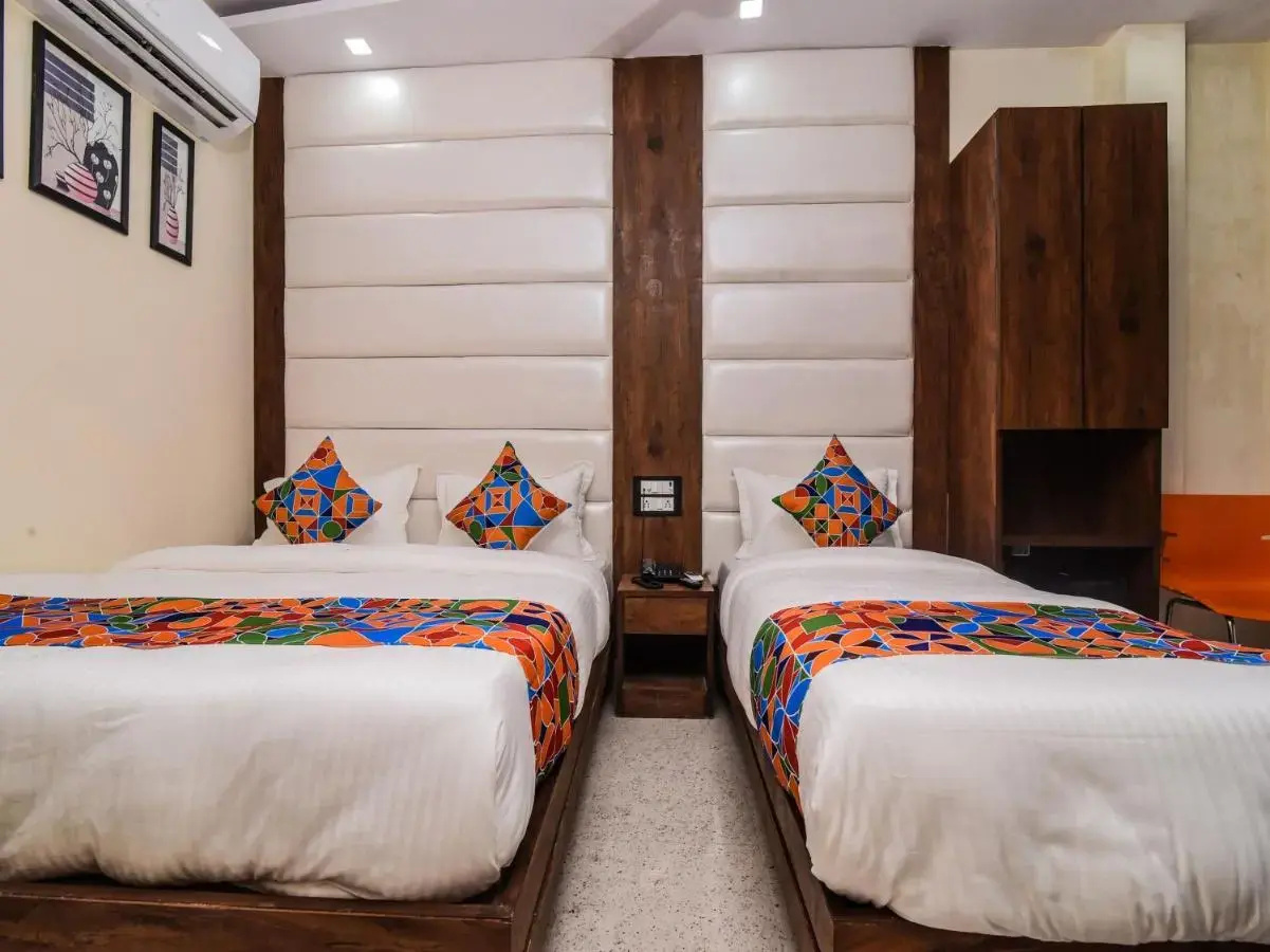 Photo - Hotel Dollar Inn