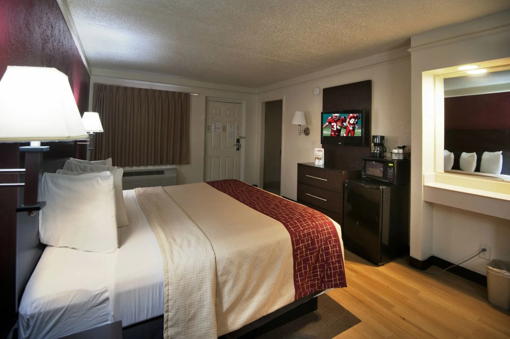 Photo - Red Roof Inn North Dallas - Park Central