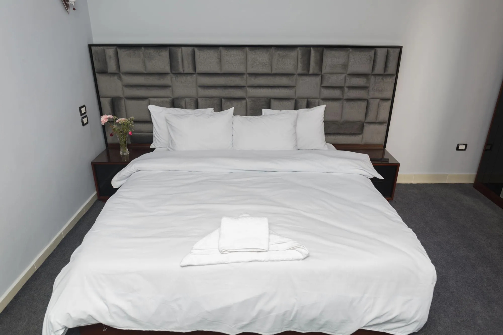 Photo - Capital Hotel