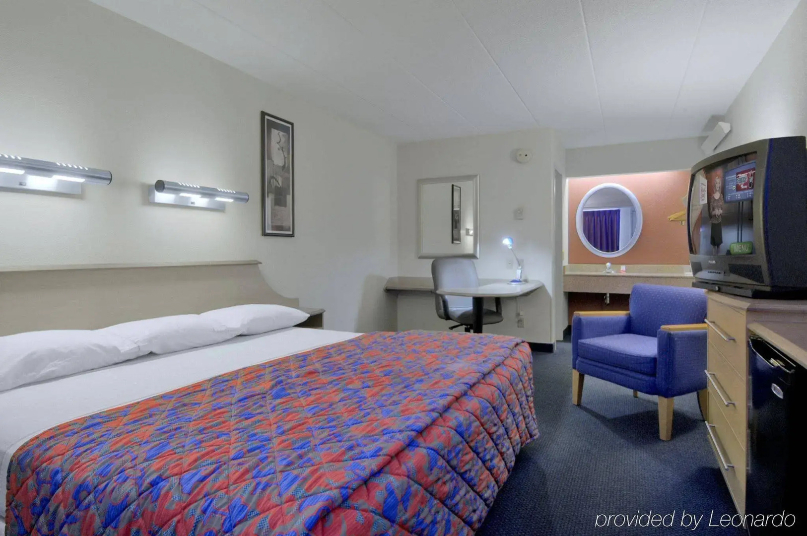 Photo - Super 8 by Wyndham Deerfield - Northbrook