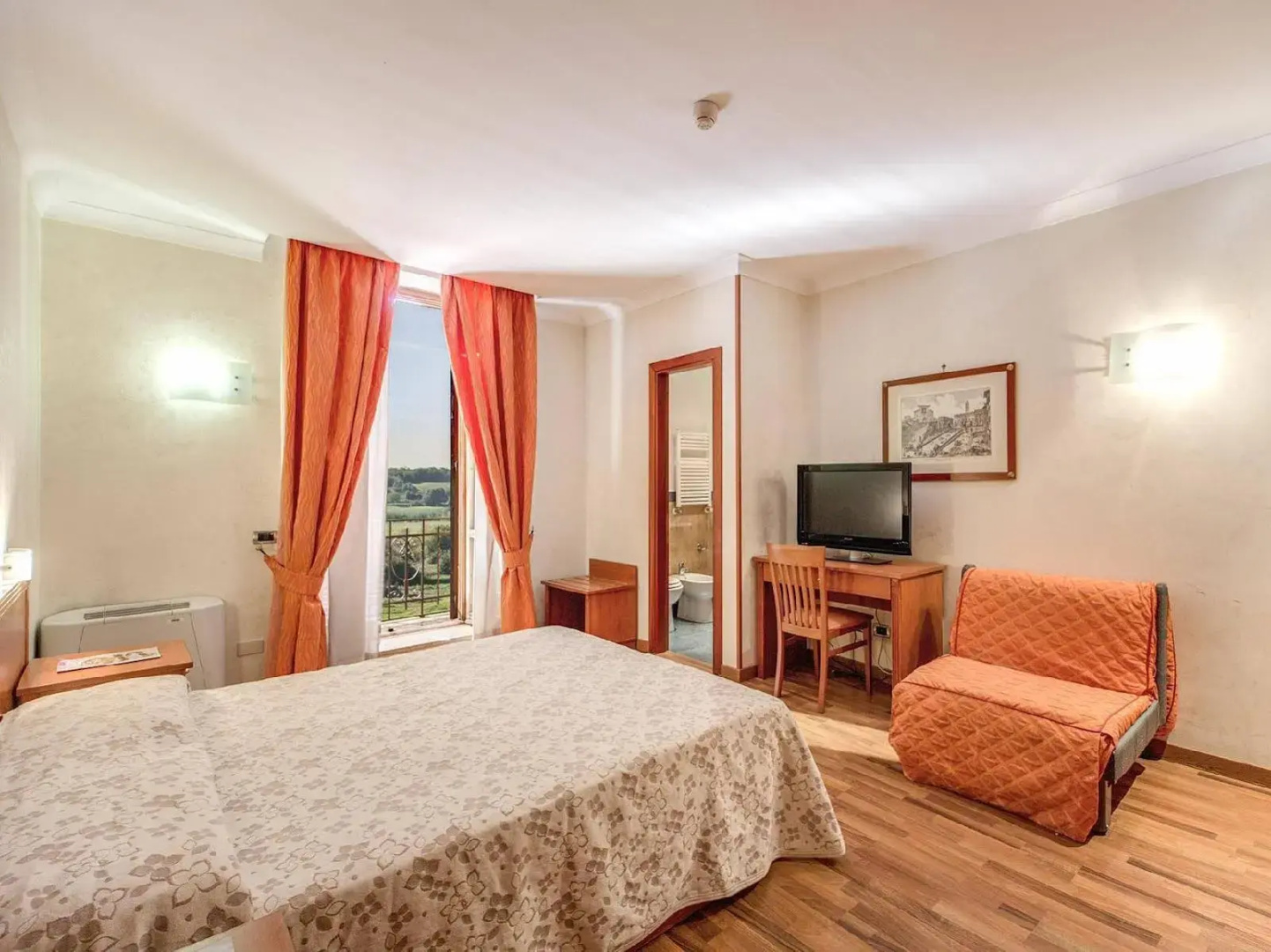 Photo - Romoli Hotel
