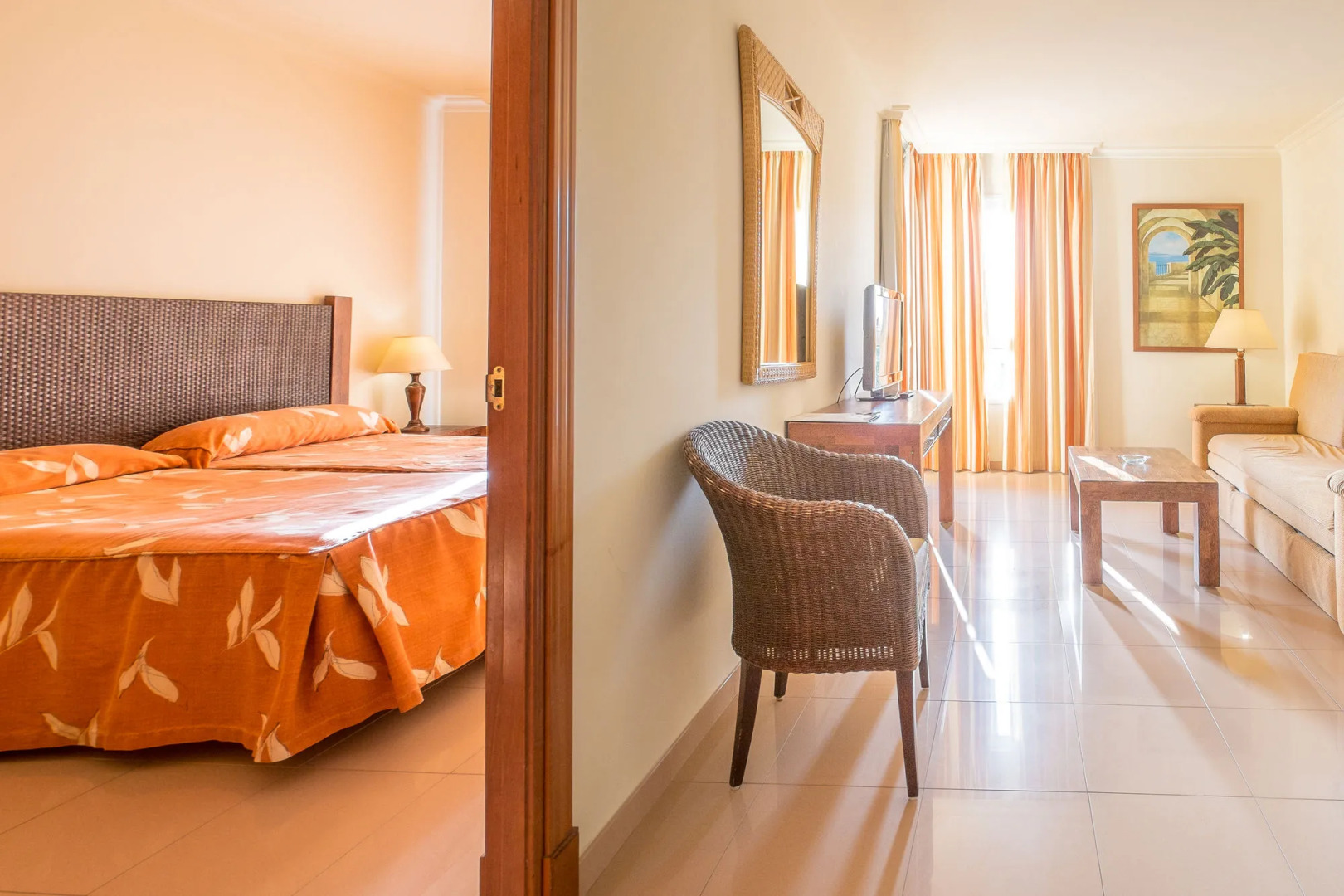 Photo - Toboso Apar - Turis