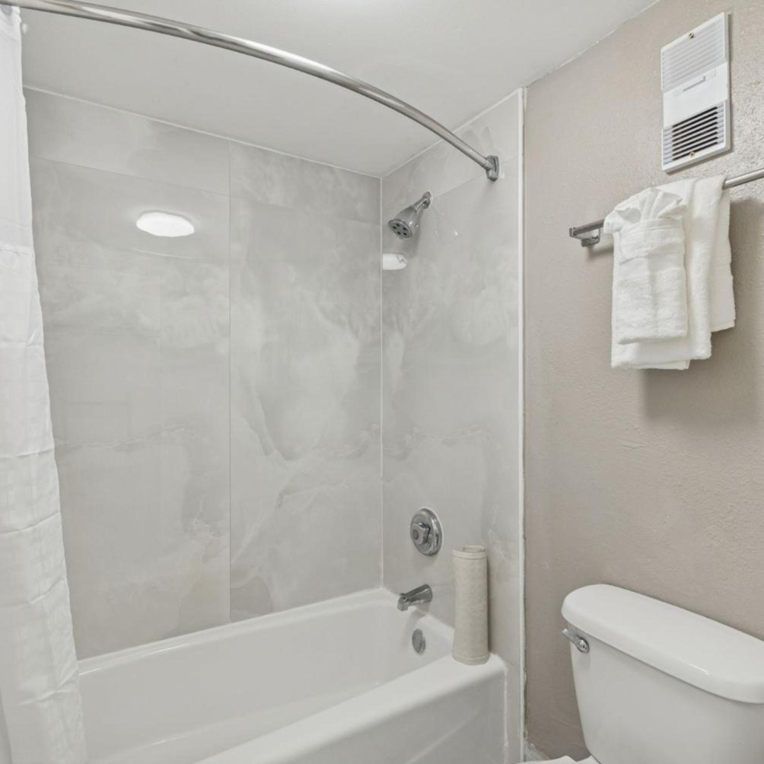 Photo - Ramada by Wyndham Temple Terrace/Tampa North
