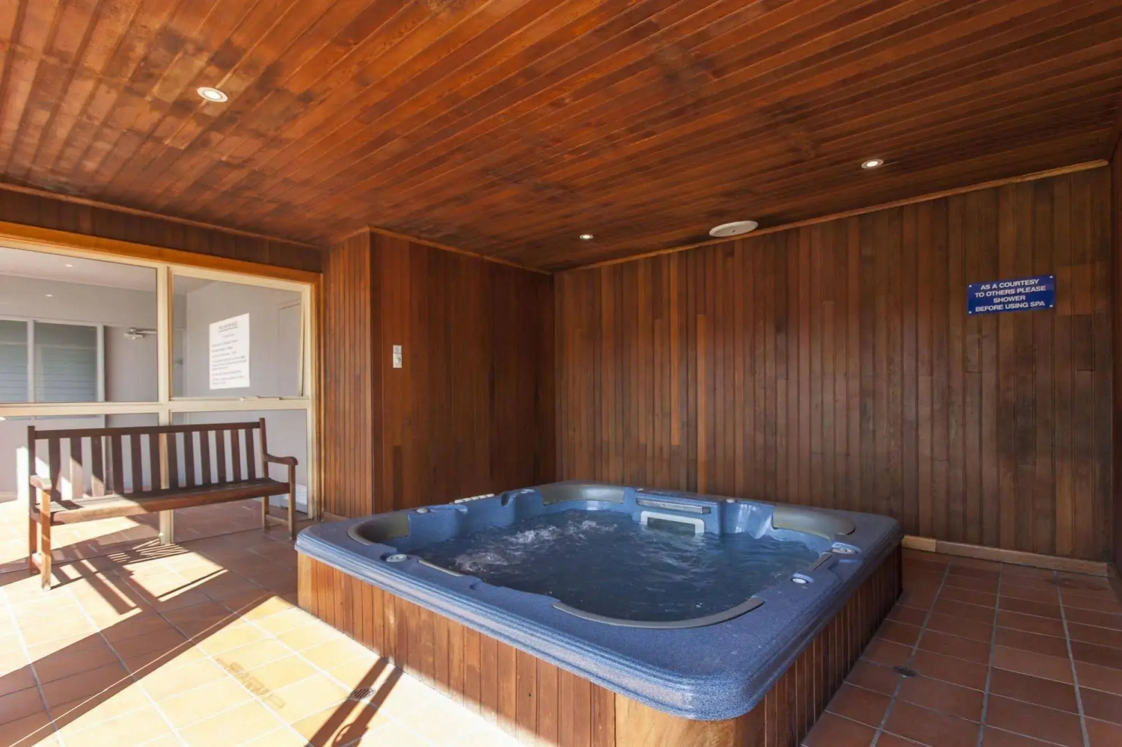 Photo - Sunshine Motor Inn