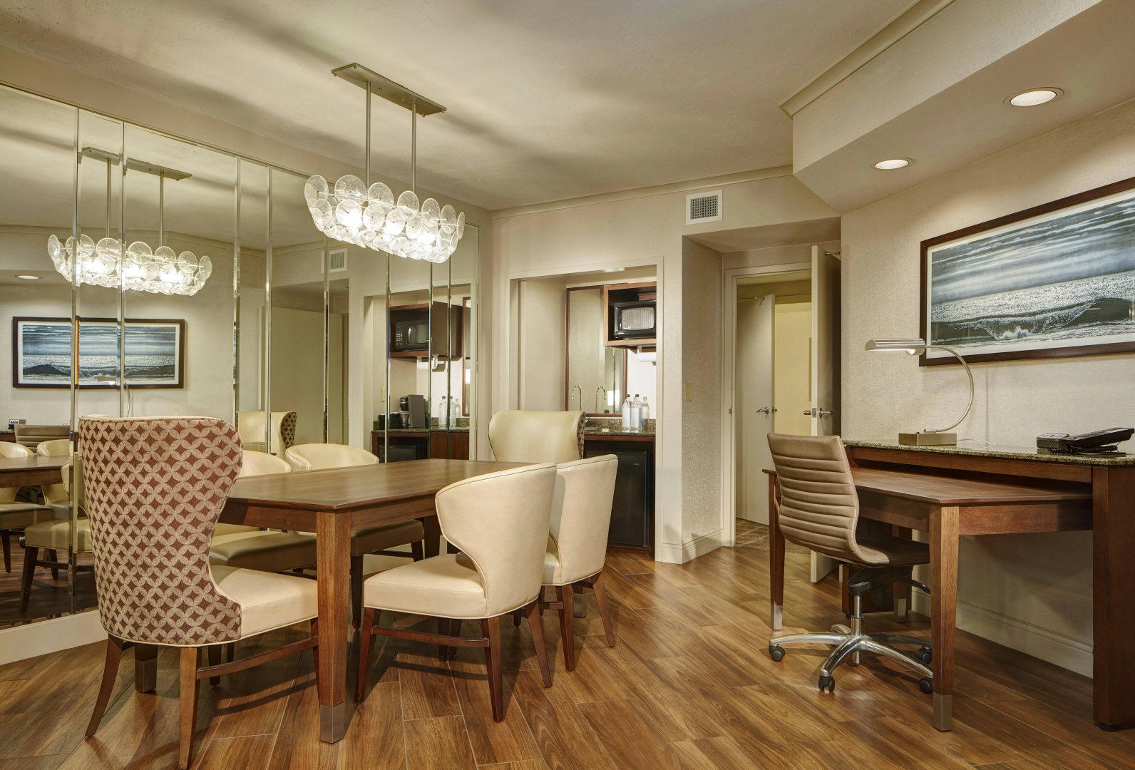 Photo - Embassy Suites by Hilton San Diego La Jolla