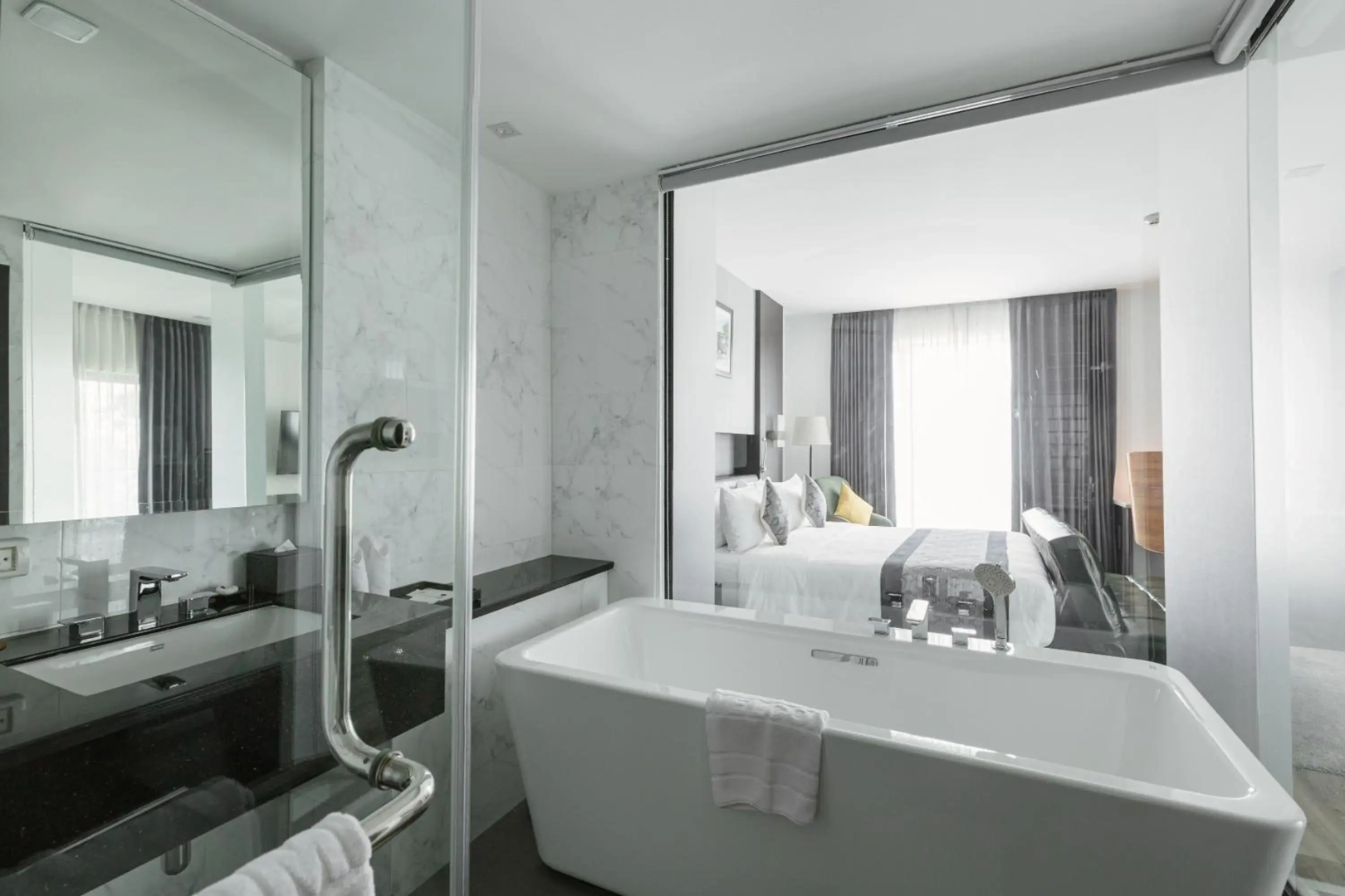Photo - SureStay Hotel by Best Western Vientiane