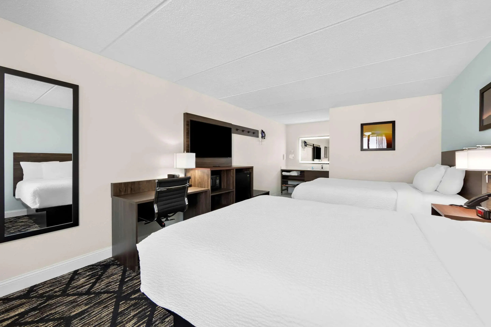 Photo - Clarion Inn & Suites near the Leconte Center Pigeon Forge