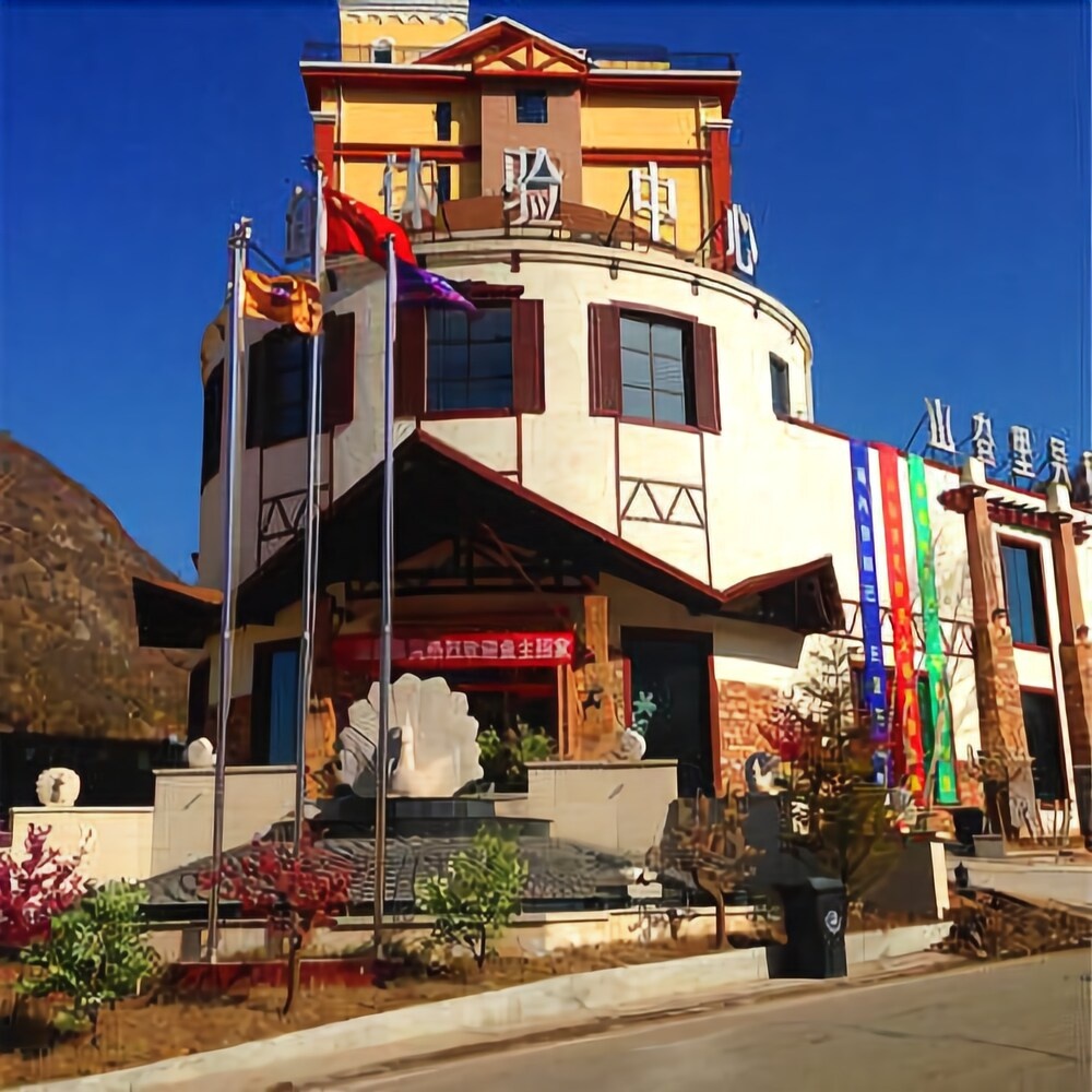 Shangalila Luxury Hotel