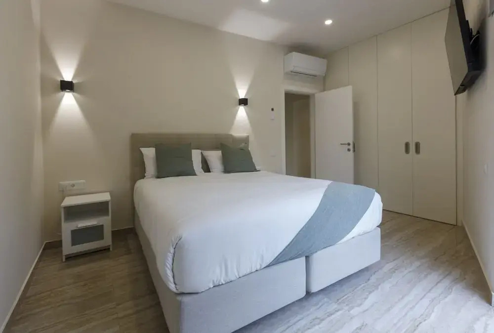 Photo - Solar Mendonca