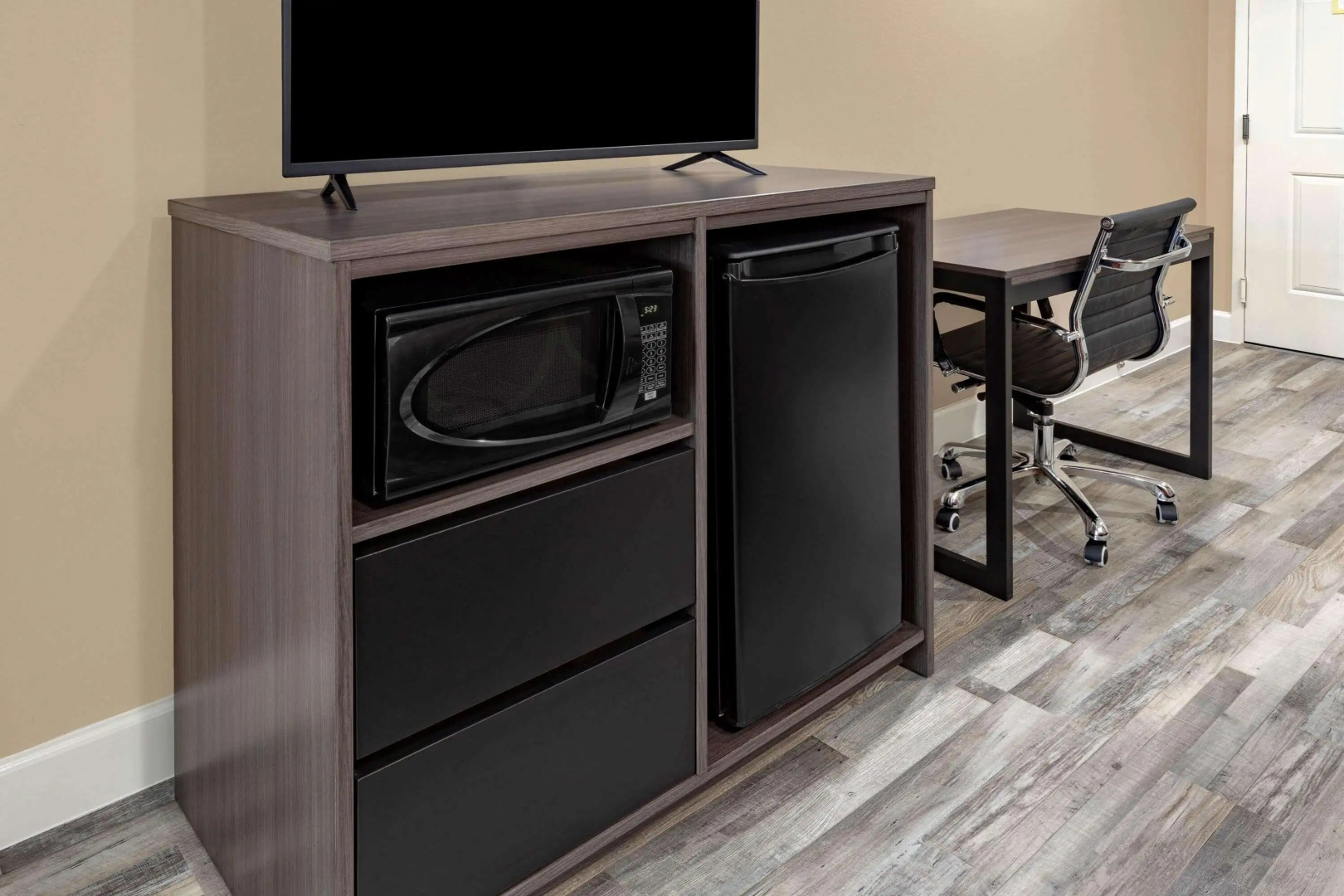 Photo - Super 8 by Wyndham Houston NW Beltway 8-West Rd