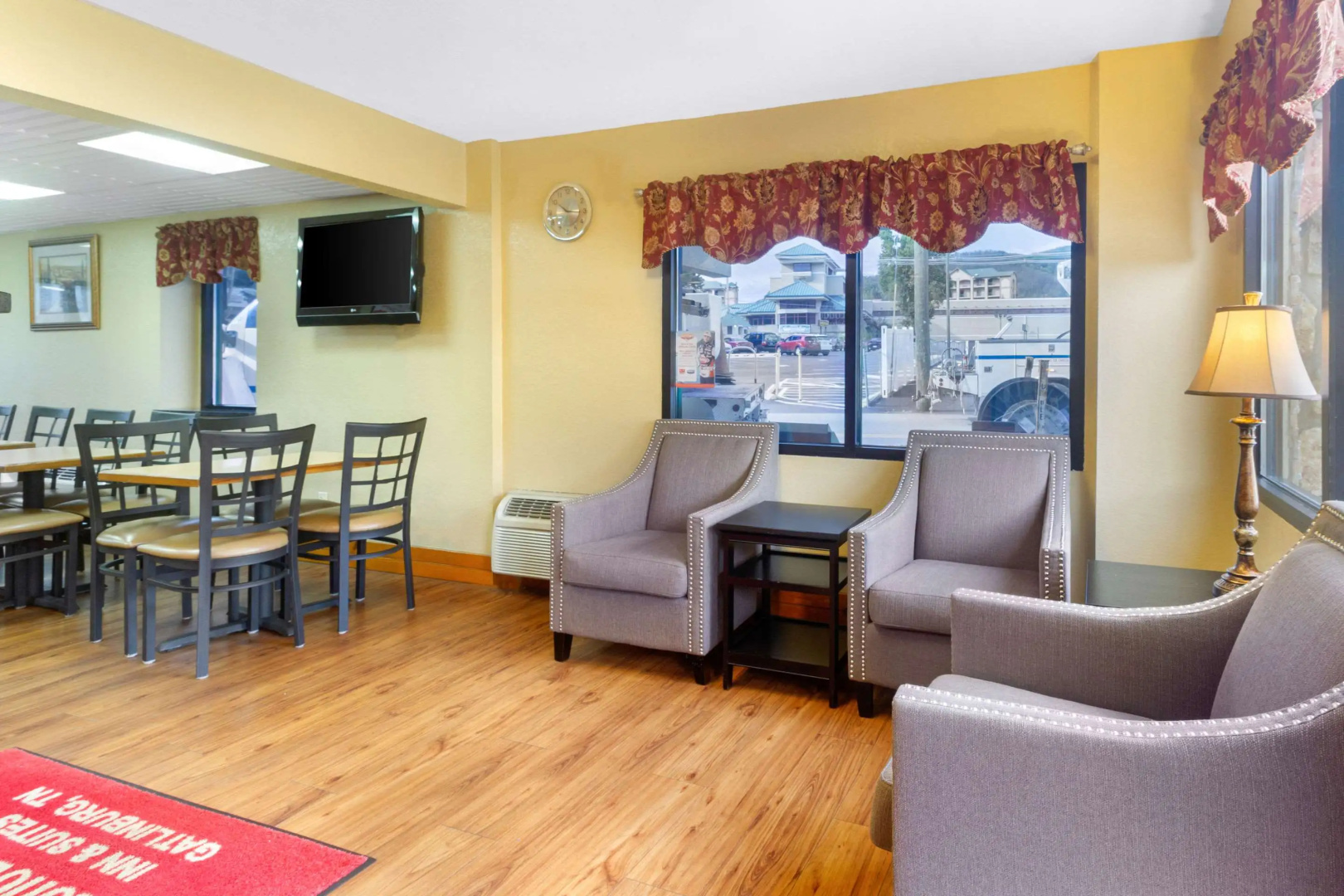 Photo - Econo Lodge Inn & Suites Gatlinburg at the Convention Center