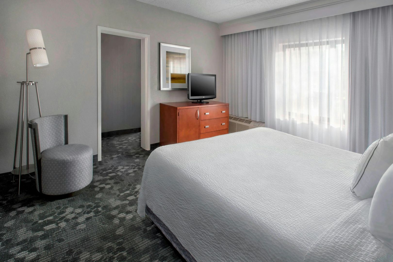 Foto - Courtyard by Marriott Newark Liberty International Airport