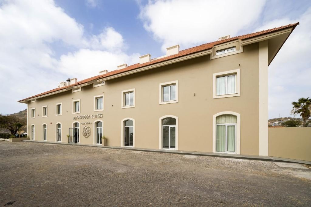 Oásis Tarrafal Alfândega Suites