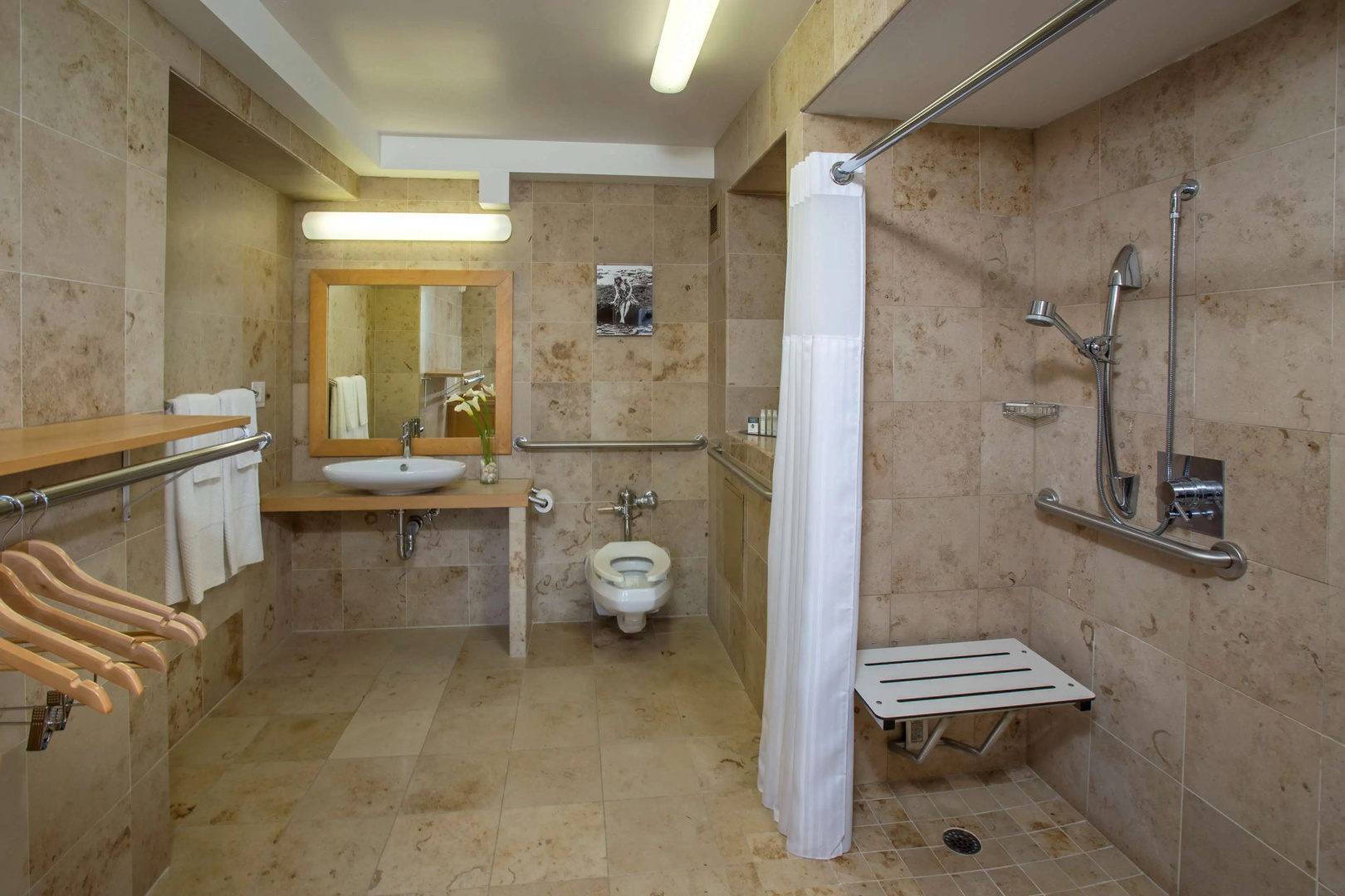 Photo - Grand Naniloa Hotel, a Doubletree by Hilton