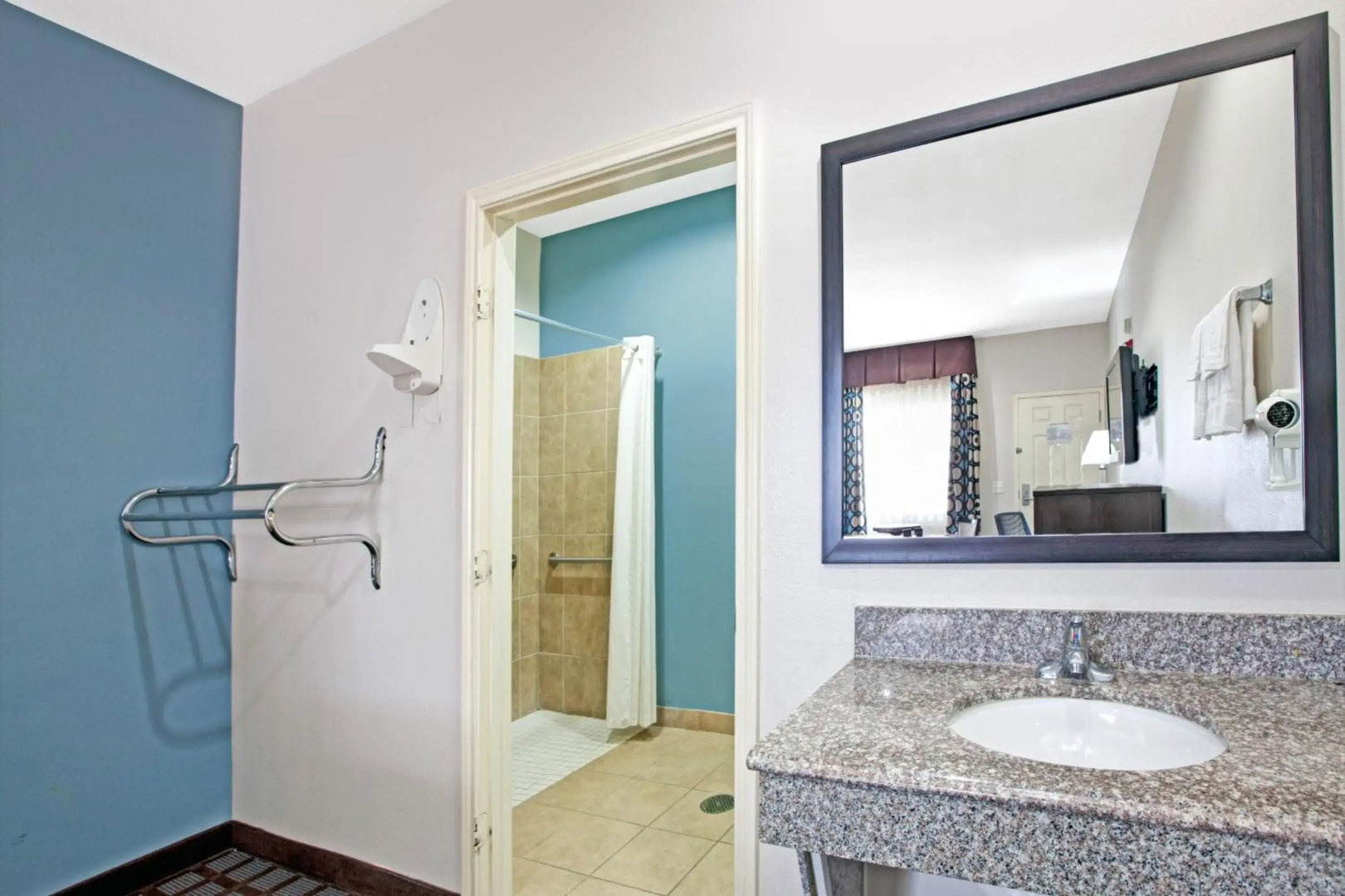 Photo - Super 8 by Wyndham Houston North I-45