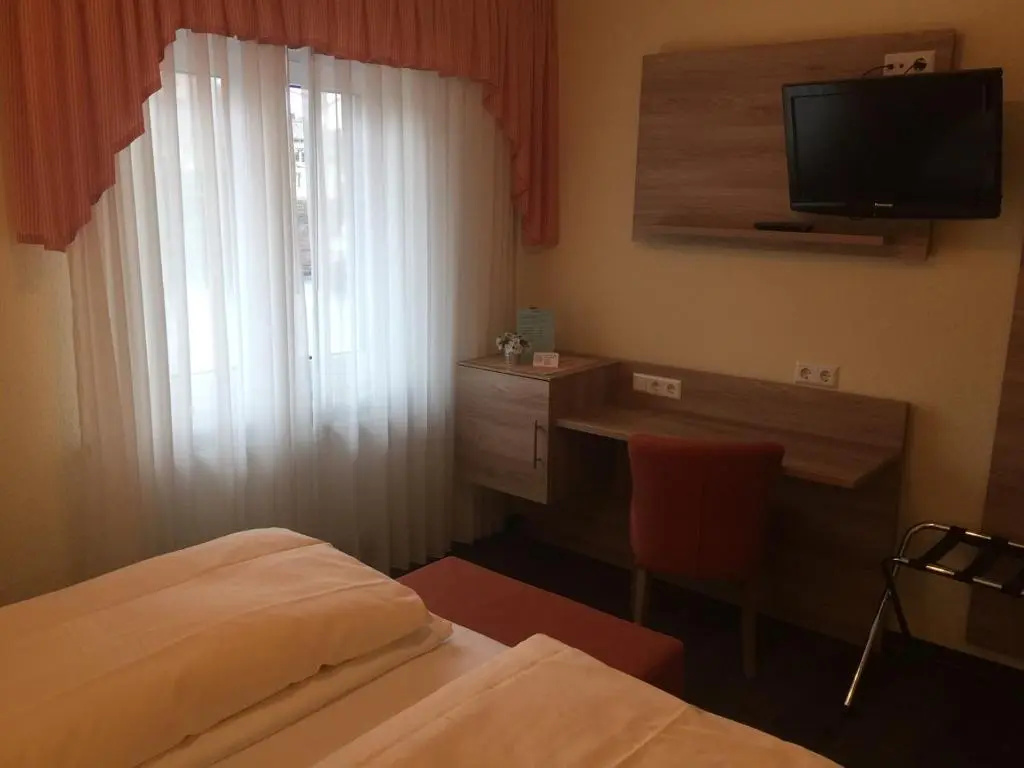 Foto - Hotel Rose Heidelberg inklusive Frühstück, Saunanutzung und Parkplätze nach Verfügbarkeit