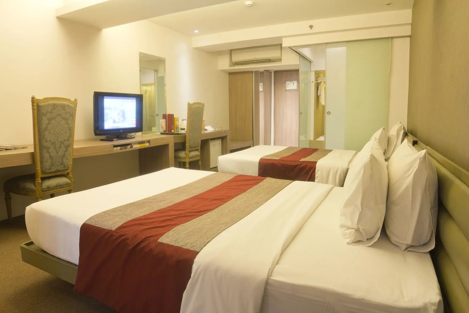 Photo - The E-Hotel Makati