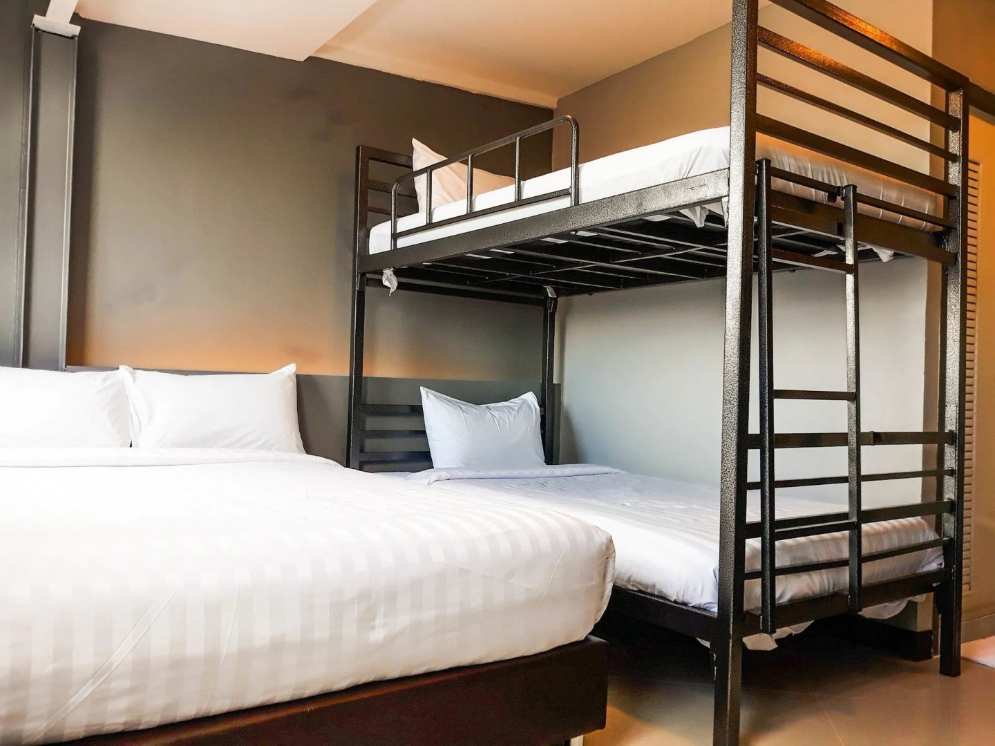 Photo - Lux Rooms Night Bazaar