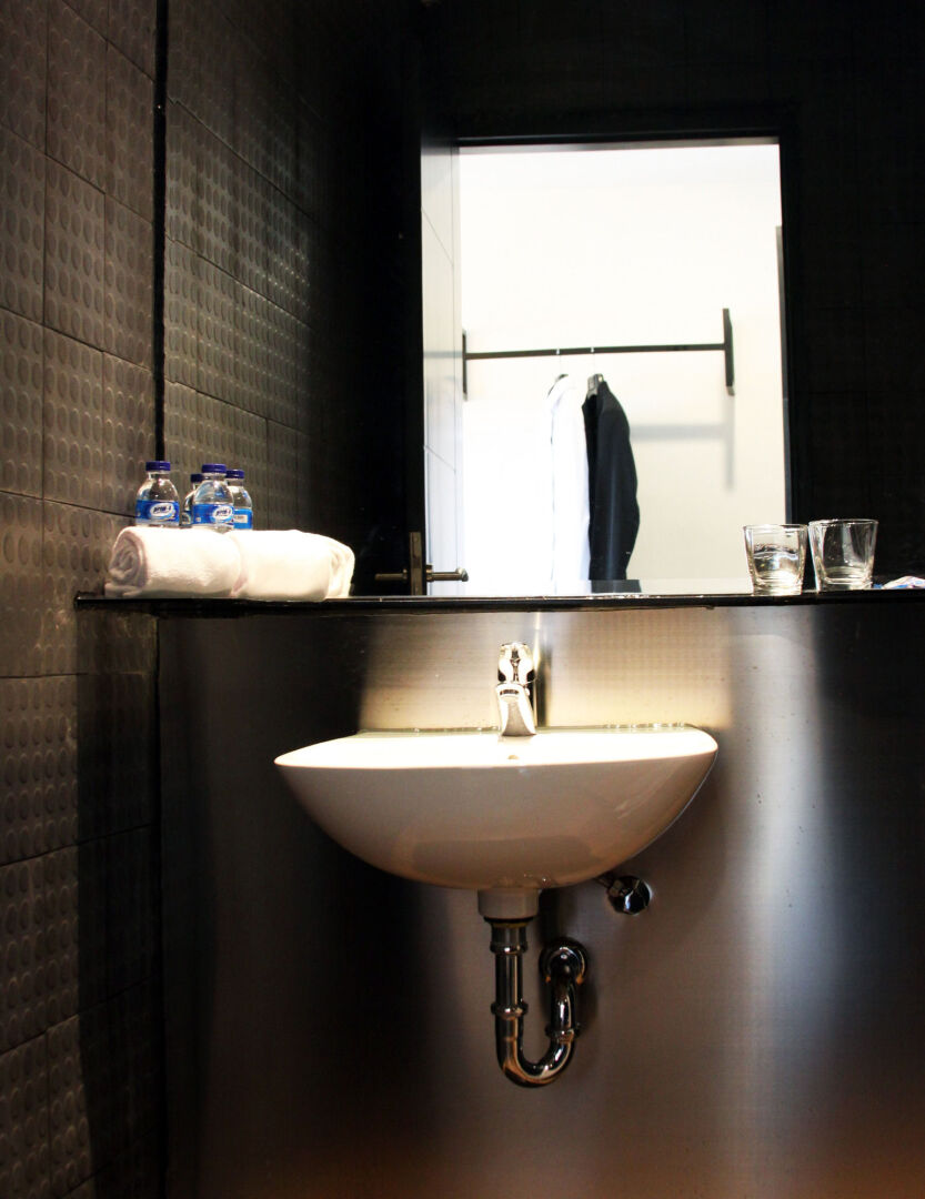 Foto - Yellow Bee Tangerang