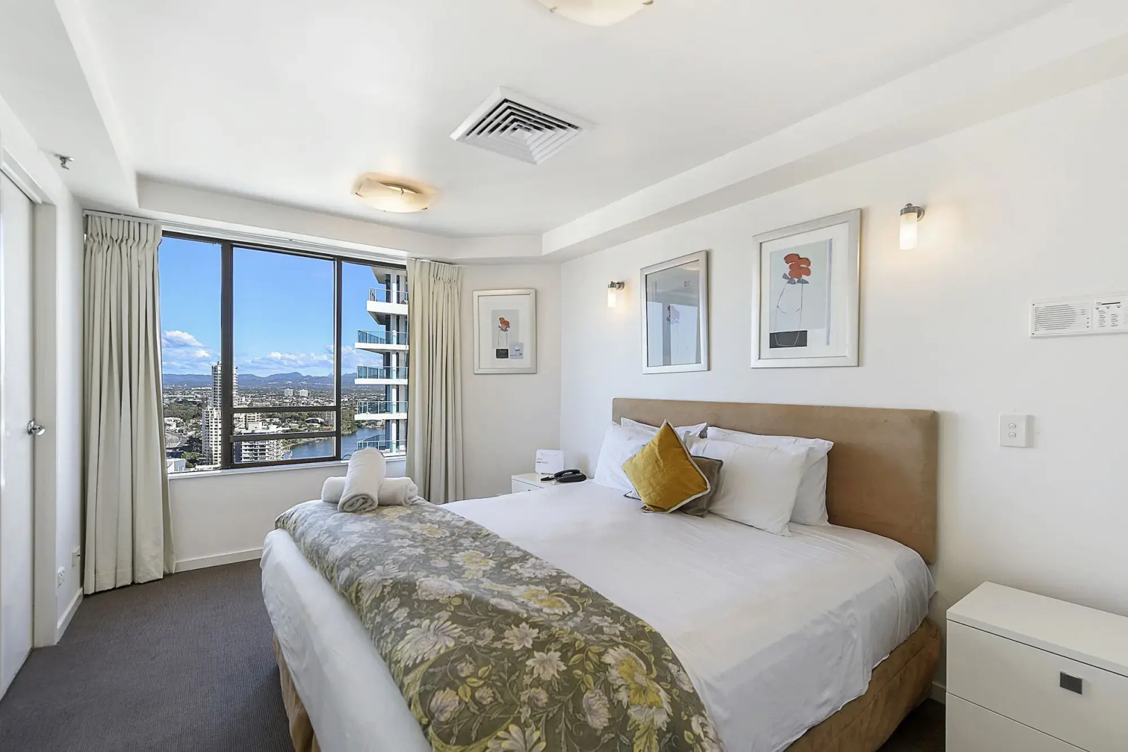 Foto - Surfers Century Oceanside Apartments