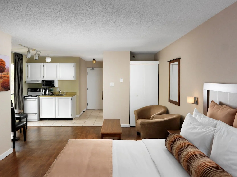 Photo - Huntingdon Hotel and Suites