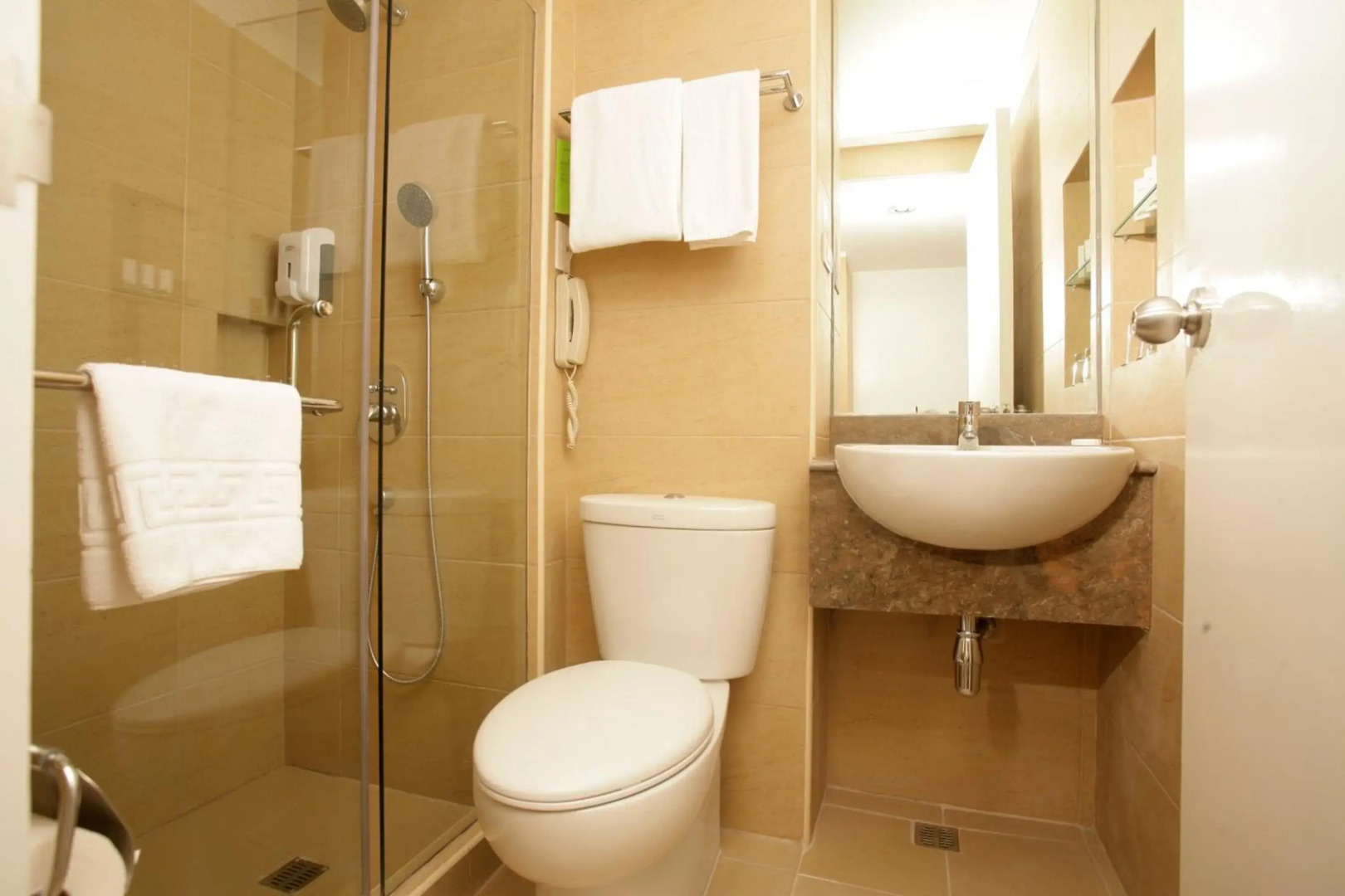 Photo - St Giles Hotel Makati