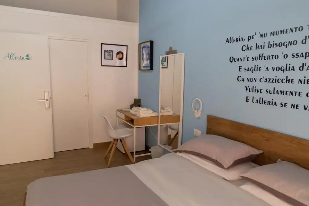 Foto - Yes I Know My Room - Storico