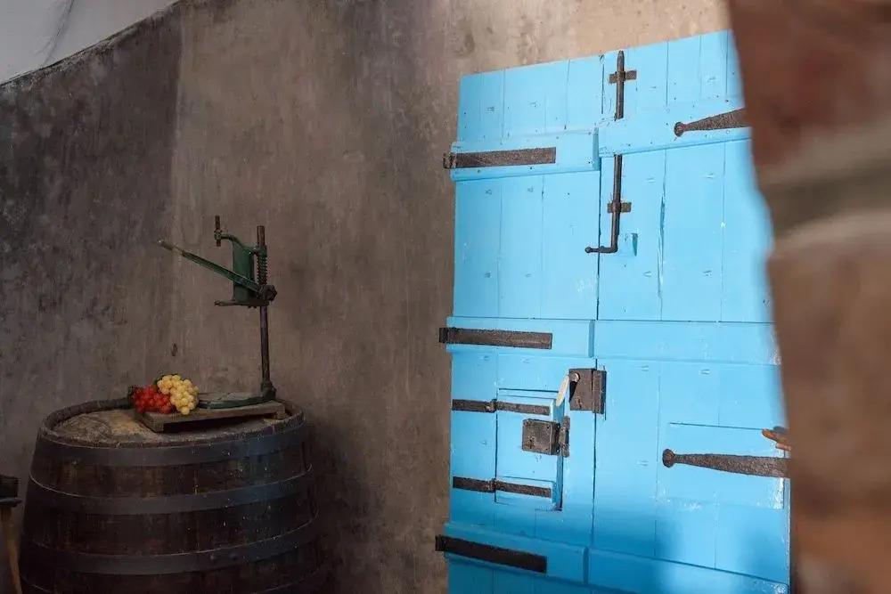 Foto - Phaos 1870, A restored Winery