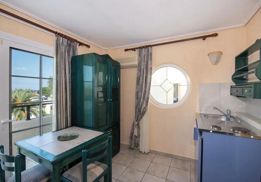 Photo - Castle Suites Hotel