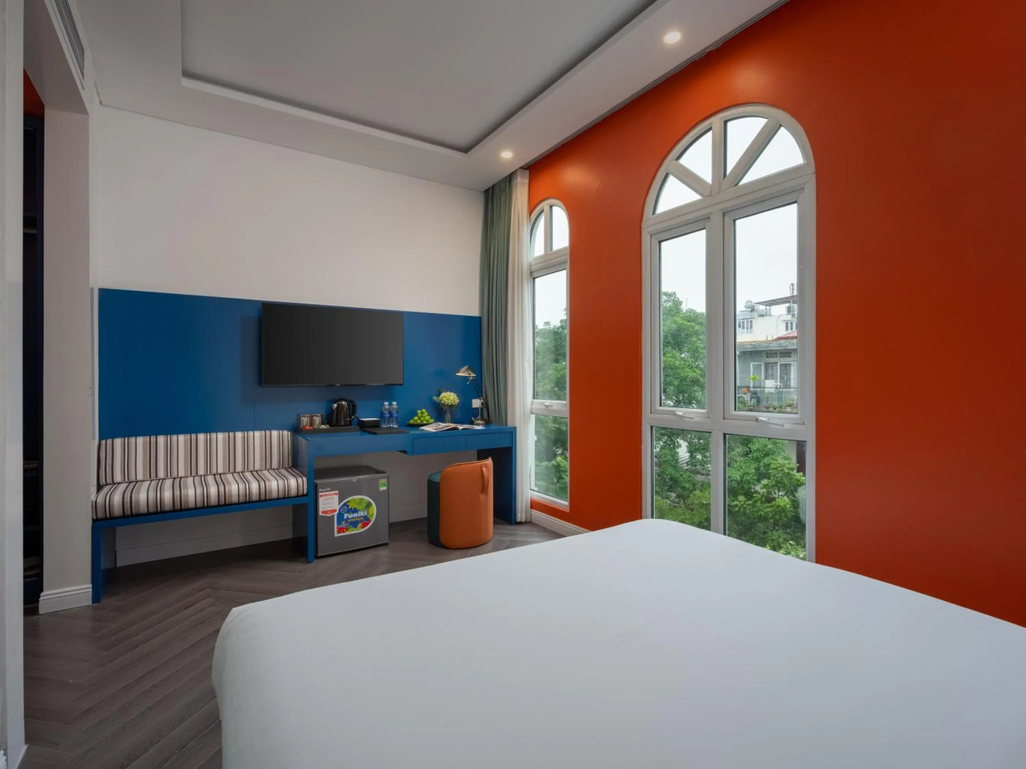 Photo - Minerva Church Hotel