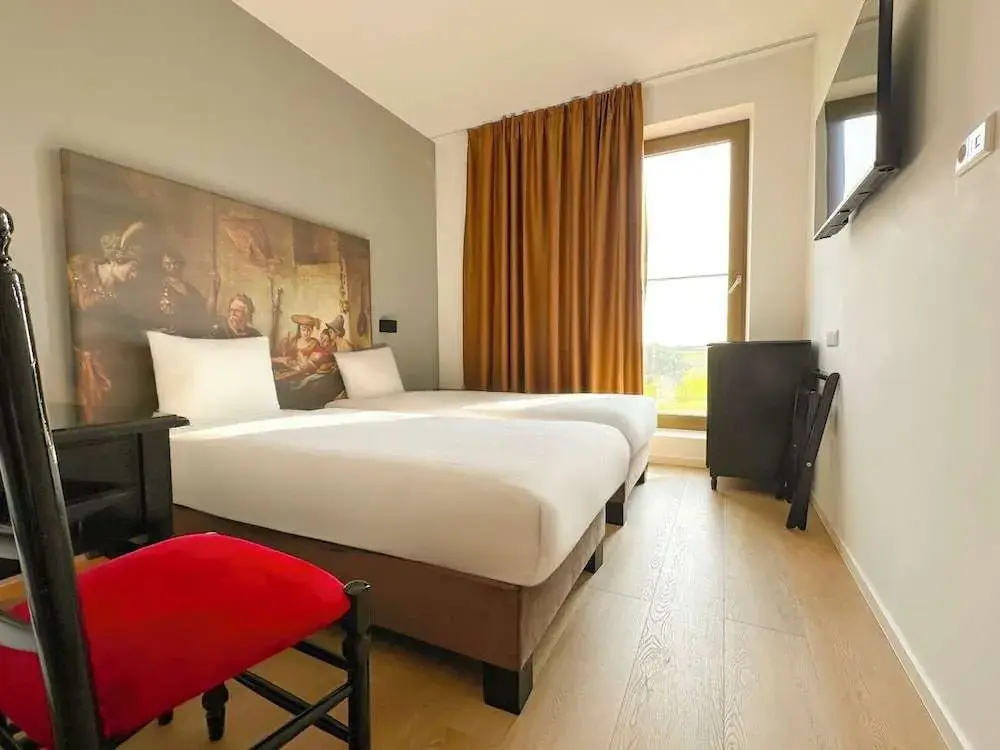 Photo - HOTELUX Amsterdam Airport Hotel