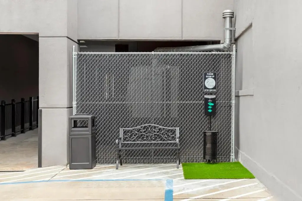 Photo - Red Roof Inn PLUS Jamaica, NY - JFK Airport