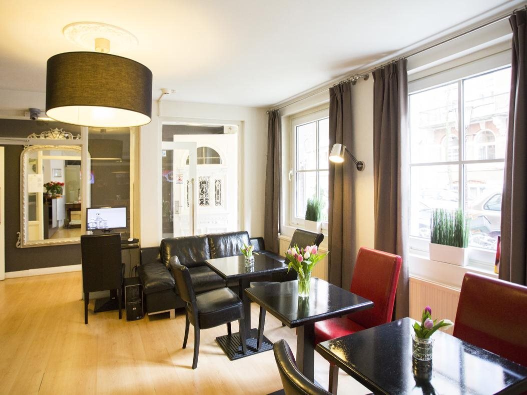 Photo - Quentin England Hotel