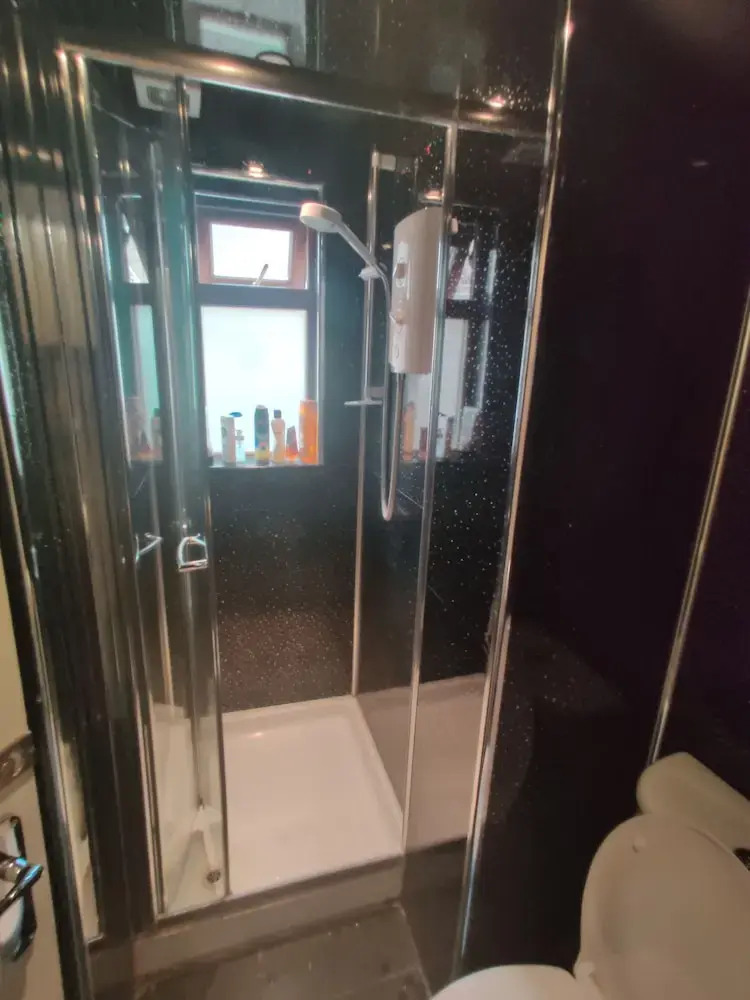 Foto - White's Row Resident