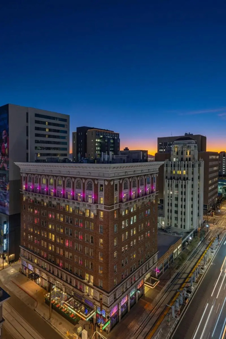 Photo - Courtyard by Marriott Phoenix Downtown