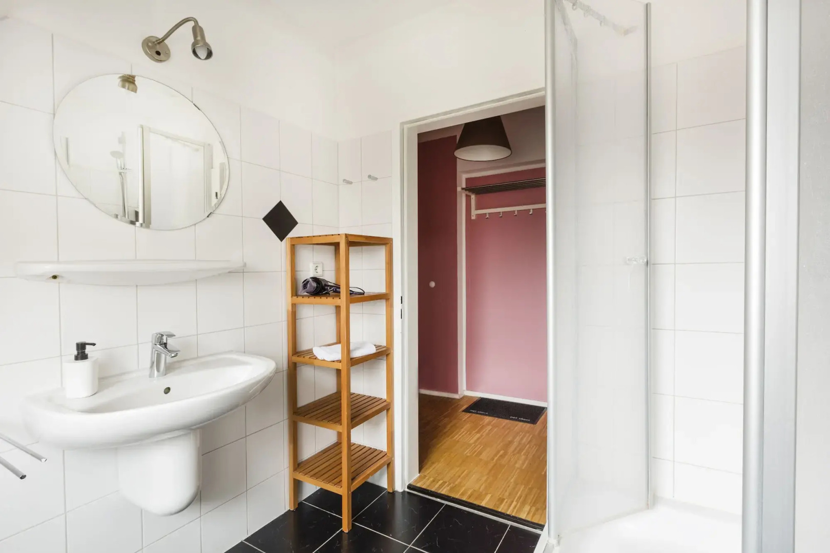 Photo - Five Reasons Hostel & Hotel